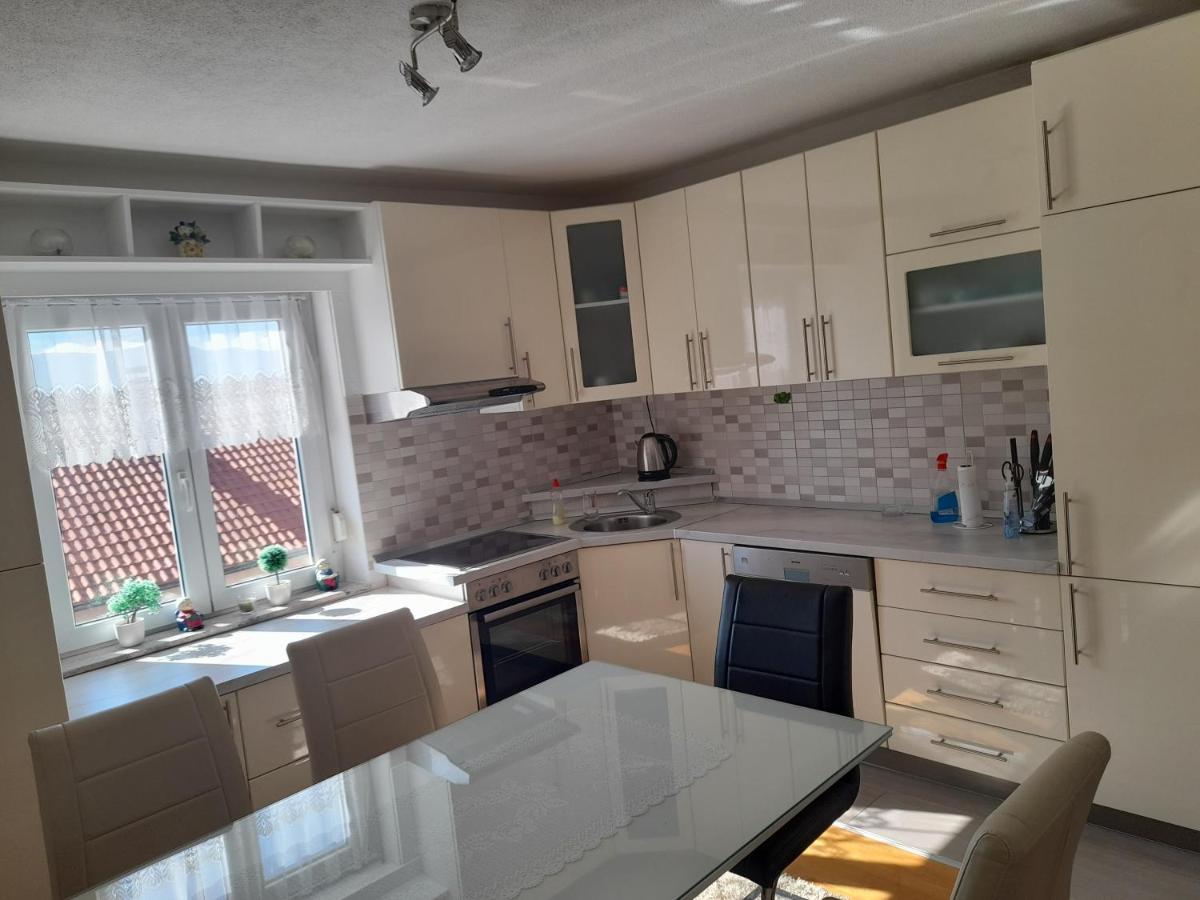 Apartman Zoran Livno Exteriör bild