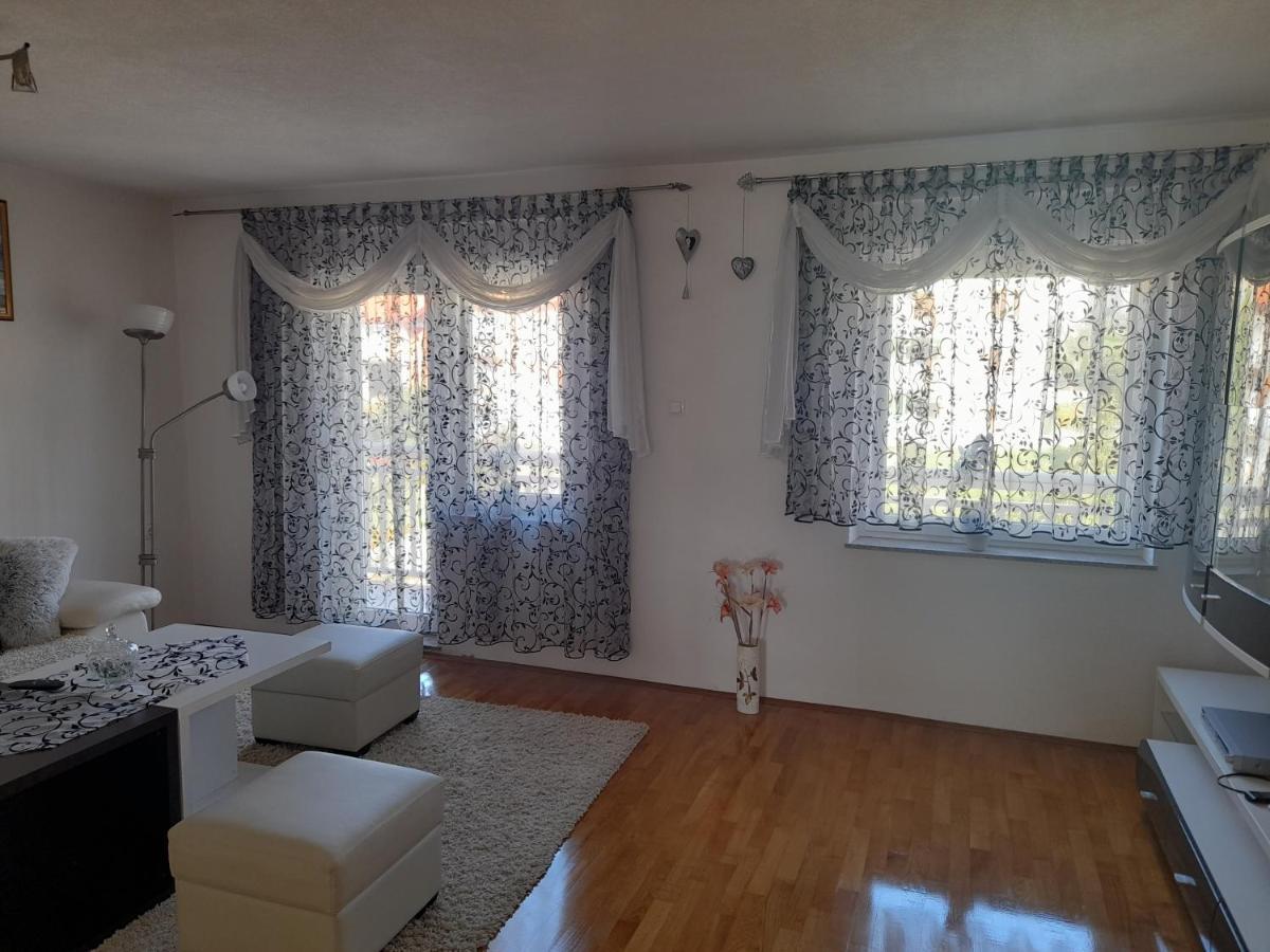 Apartman Zoran Livno Exteriör bild