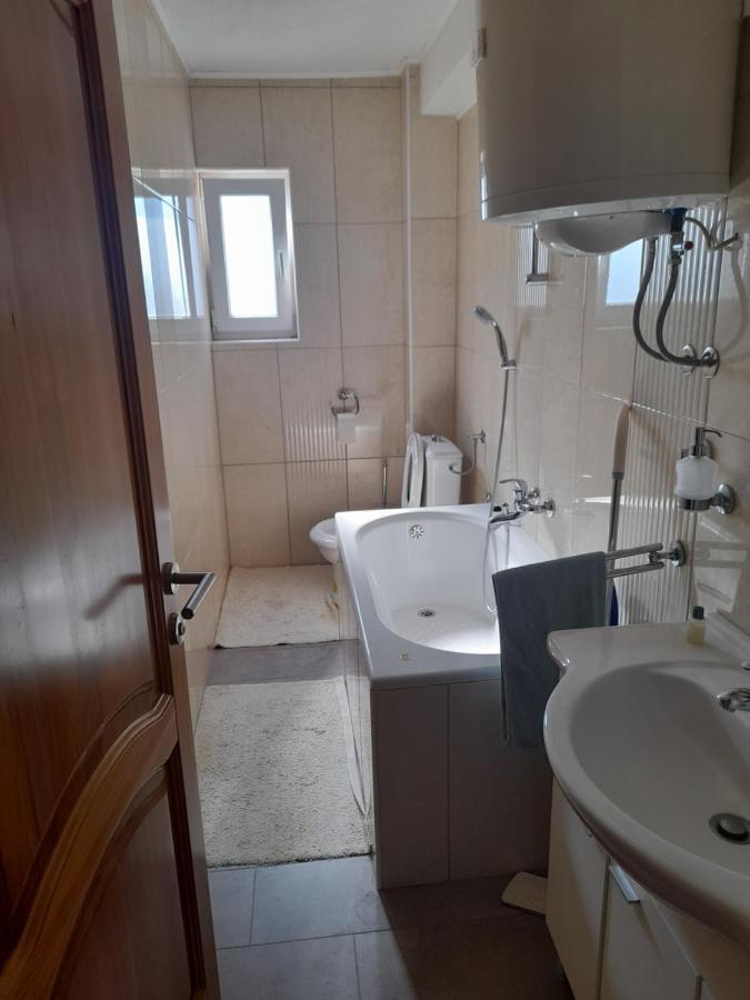 Apartman Zoran Livno Exteriör bild